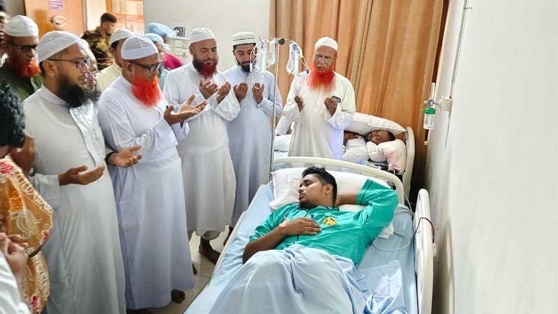 সমন্বয়ক হাসনাত আবদুল্লাহকে দেখতে সিএমএইচে ইসলামী আন্দোলনের মহাসচিব অধ্যক্ষ ইউনুছ